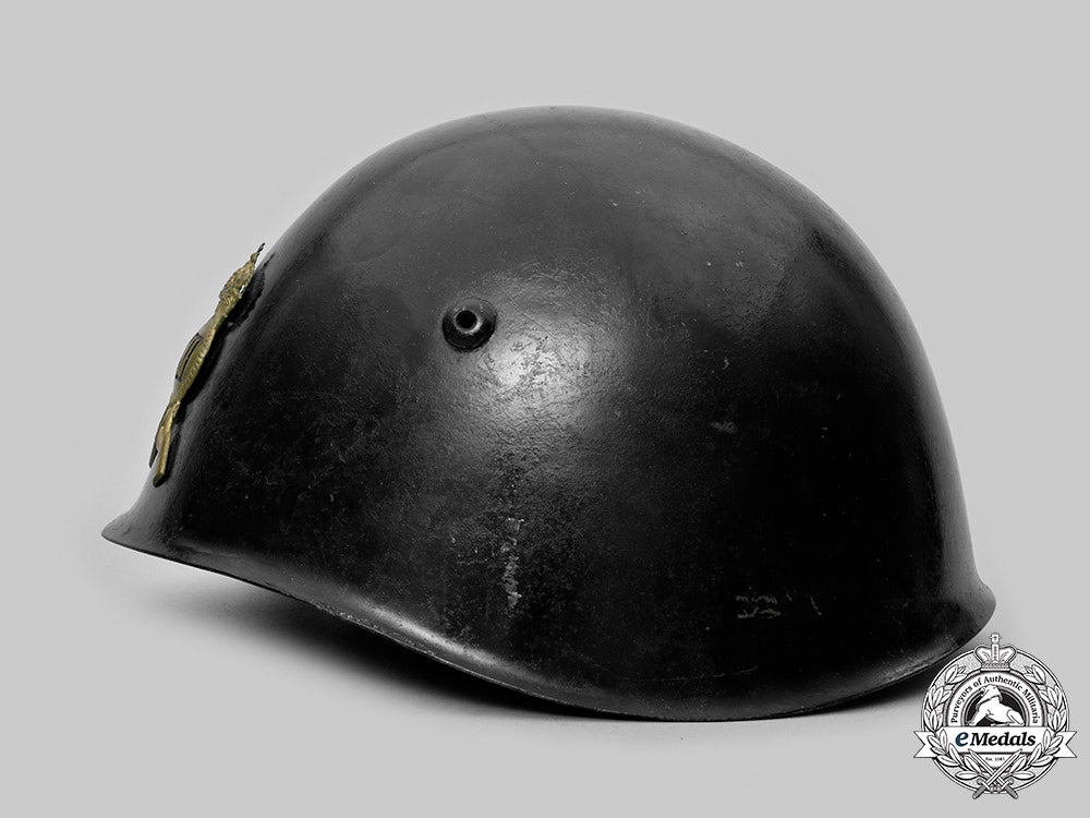 italy,_kingdom._an_m33_italian_army_steel_helmet,_by_sinigagliesi_c20045_mnc3291_1_1