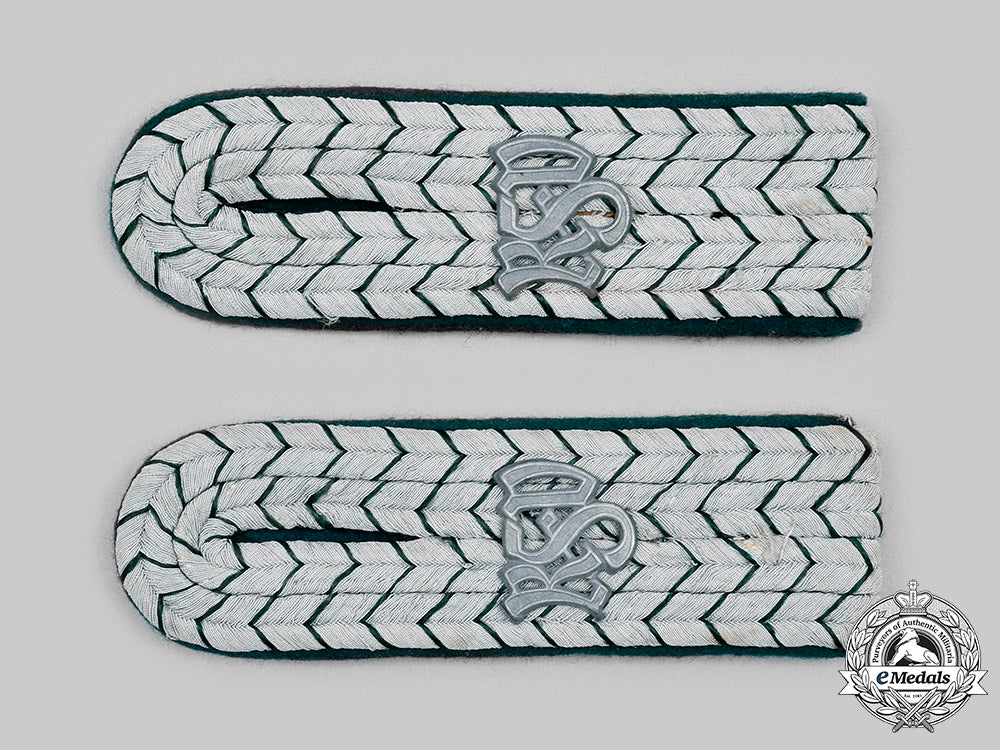 germany,_third_reich._a_set_of_customs_service_oberzollsekretar_shoulder_boards_c20068_mnc9279_1