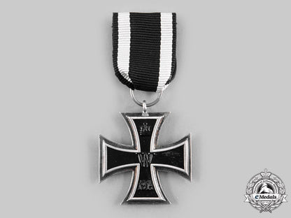 germany,_imperial._a1914_iron_cross_ii_class_with_documents_to_leutnant_d.r._hoffmann_c20072_emd4707