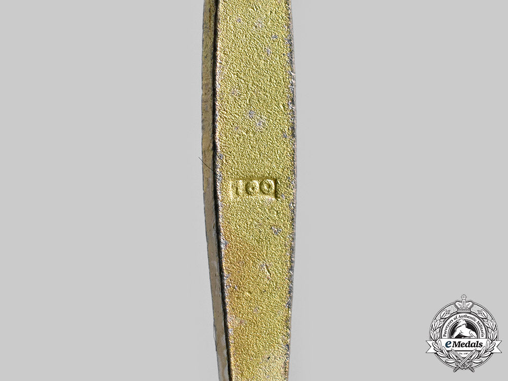 germany,_wehrmacht._an_eastern_people’s_medal,_i_class_in_gold_with_case,_by_wächtler&_lange_c20072_mnc2176_1_1_1