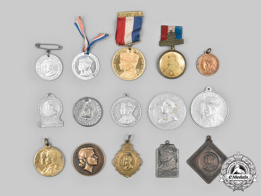 united_kingdom,_canada._a_lot_of_fifteen_royal_family_commemorative_medals_c20075_mnc4400_1