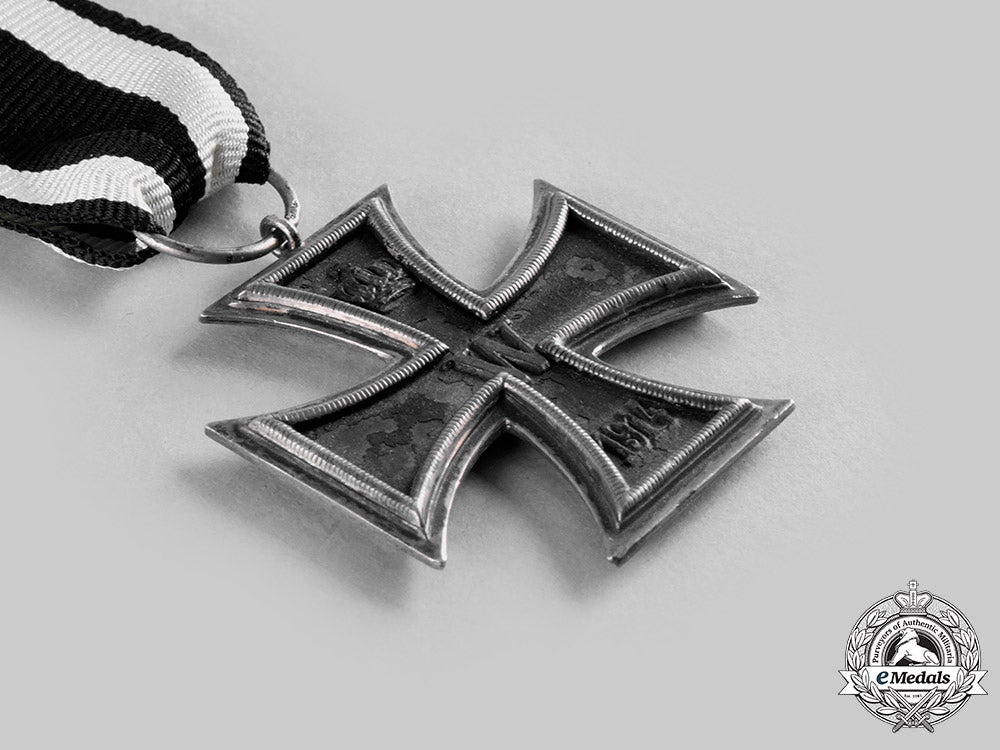 germany,_imperial._a1914_iron_cross_ii_class_with_award_document_to_feldwebel-_leutnant_hans_schmelzpfenning_c20083_emd4762_1