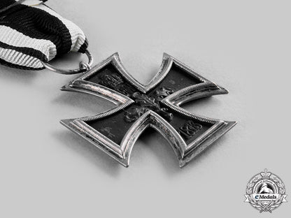 germany,_imperial._a1914_iron_cross_ii_class_with_award_document_to_feldwebel-_leutnant_hans_schmelzpfenning_c20084_emd4759_1