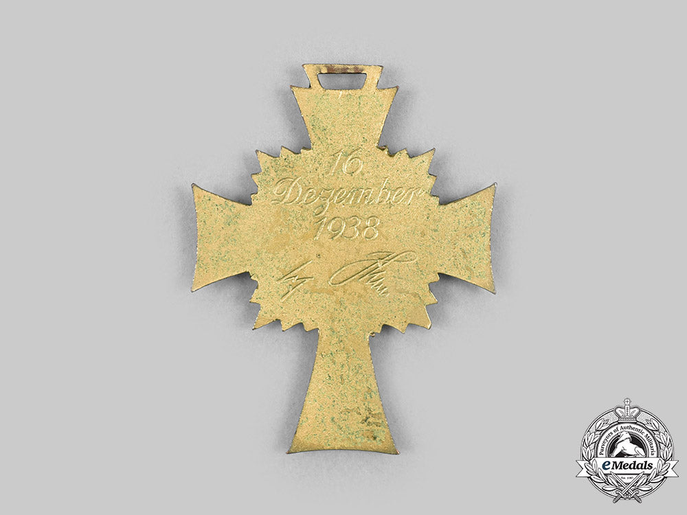 germany,_third_reich._an_honour_cross_of_the_german_mother,_gold_grade_with_case,_by_b.h._mayer_c20097_mnc9373