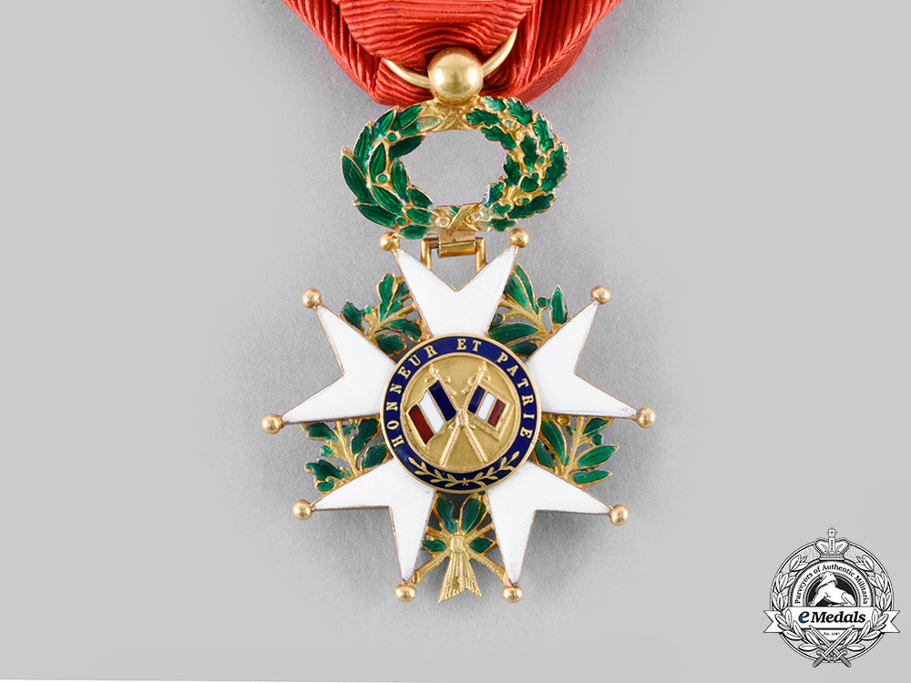 france,_iii_republic._an_order_of_the_legion_of_honour_in_gold,_iv_class_officer,_c.1950_c20101_emd6767