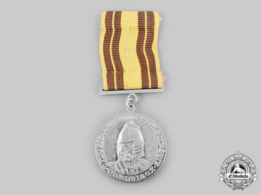 lithuania,_republic._an_order_of_grand_duke_gediminas,_ii_class_silver_grade_merit_medal_c20105_emd6777_1_1