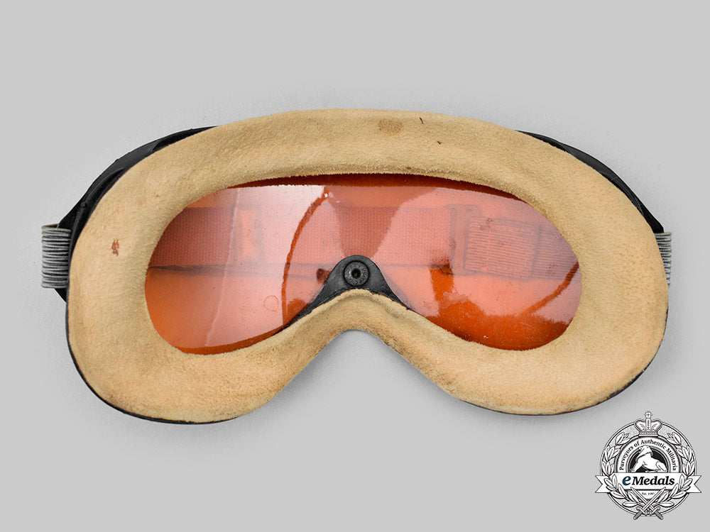 united_states._a_set_of_us_army_air_forces_b-8_goggles,_by_polaroid_c20113_mnc7715_1_1