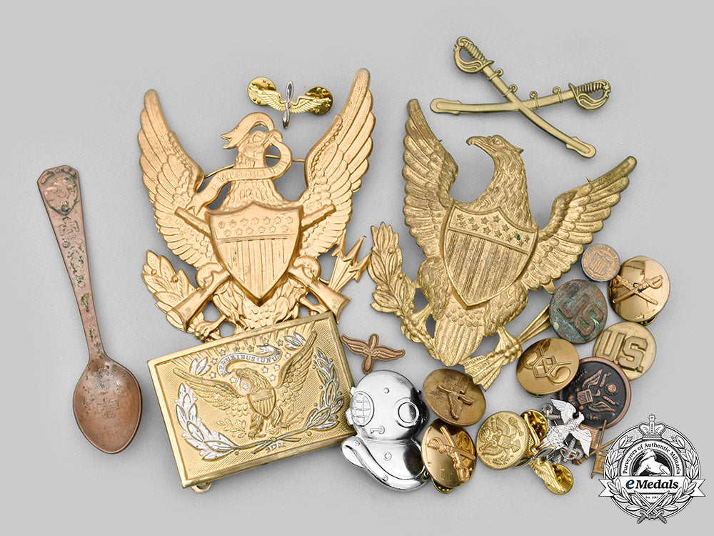 united_states._a_lot_of_twenty_army_and_navy_items_c20116_mnc7650