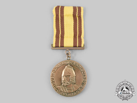 lithuania,_republic._an_order_of_grand_duke_gediminas,_i_class_gold_grade_merit_medal_c20121_emd6857_1_1