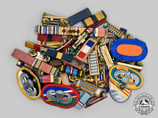 united_states._a_lot_sixty_military_badges_c20123_mnc7669_1