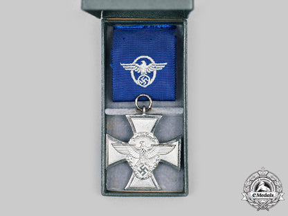 germany,_ordnungspolizei._a_long_service_award,_ii_class_for18_years,_with_case_c20125_mnc5069