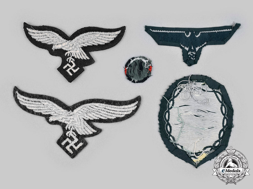 germany,_wehrmacht._a_lot_of_uniform_insignia_c20128_mnc5083_1_1