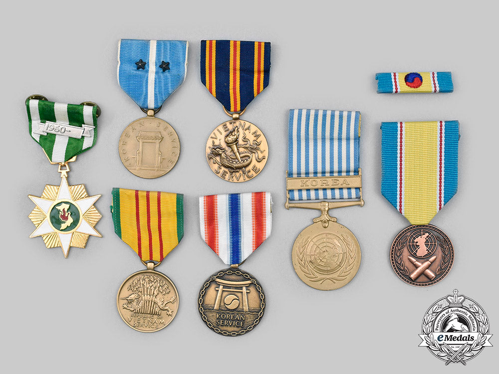 united_states._a_lot_of_seven_korean_war_and_vietnam_war_medals_c20134_mnc7568_1