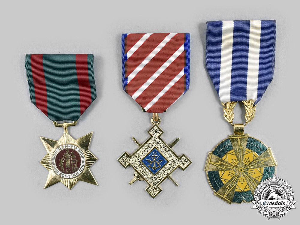 vietnam,_republic(_south)._a_lot_of_three_medals_c20137_mnc3649_1
