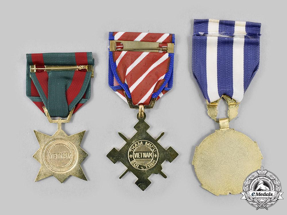 vietnam,_republic(_south)._a_lot_of_three_medals_c20138_mnc3651_1