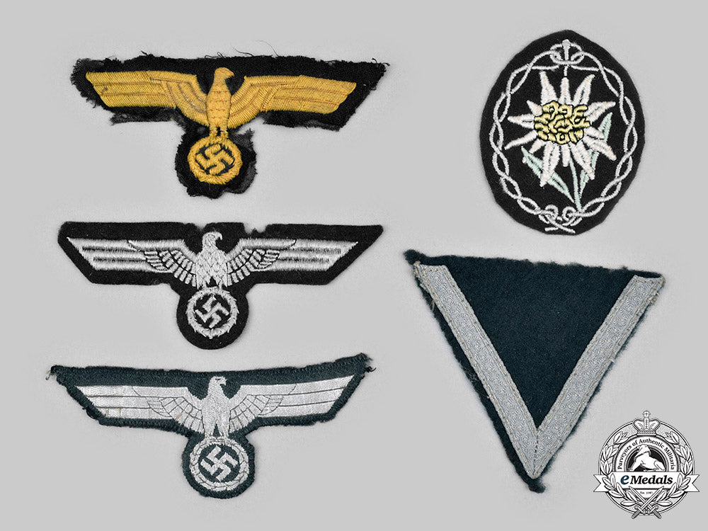 germany,_wehrmacht._a_lot_of_uniform_insignia_c20139_mnc5108_1_1_1_1