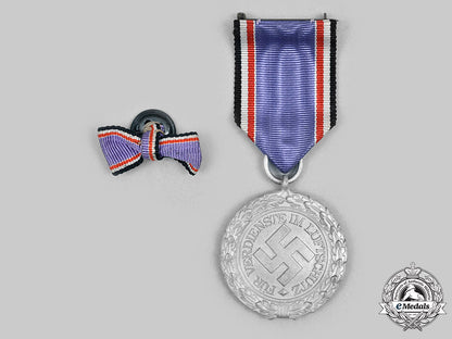 germany,_third_reich._an_air_protection_honour_medal,_ii_class_with_case_c20142_mnc5123