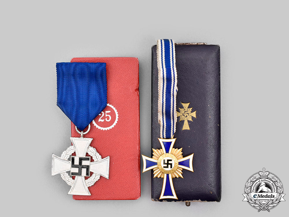 germany,_third_reich._a_pair_of_merit_medals,_with_cases_c20142_mnc8195