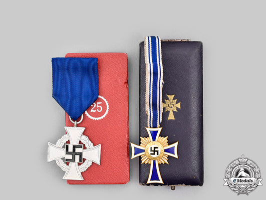 germany,_third_reich._a_pair_of_merit_medals,_with_cases_c20142_mnc8195