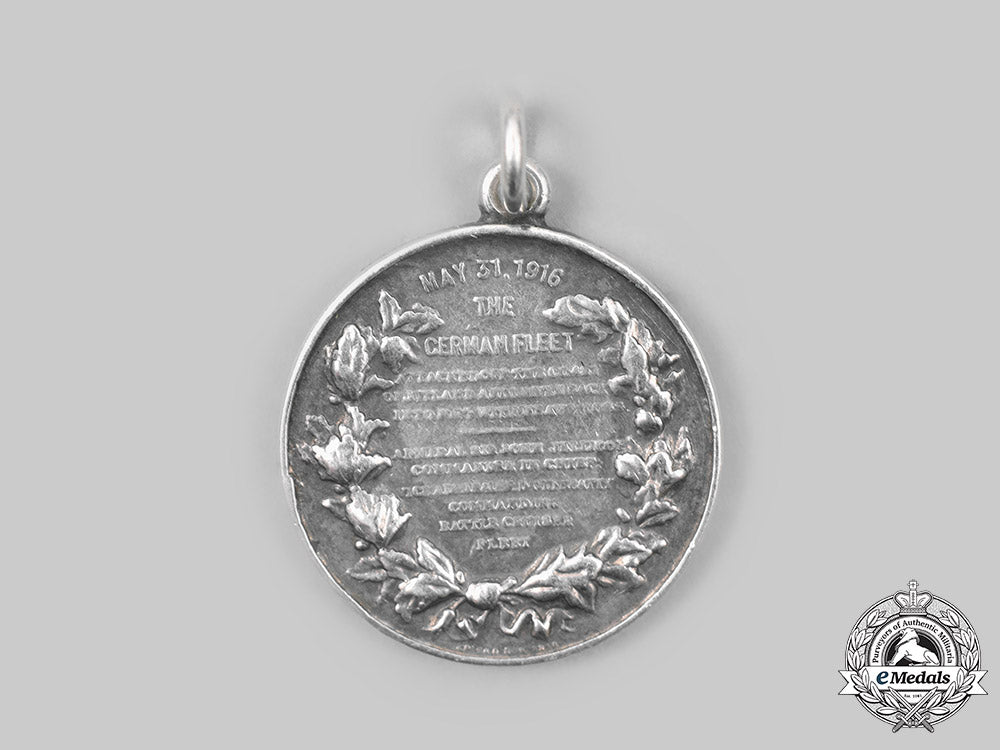 united_kingdom._a_small_commemorative_medal_for_the_battle_of_jutland,1916,_by_spink&_son_c20143_mnc3669_1