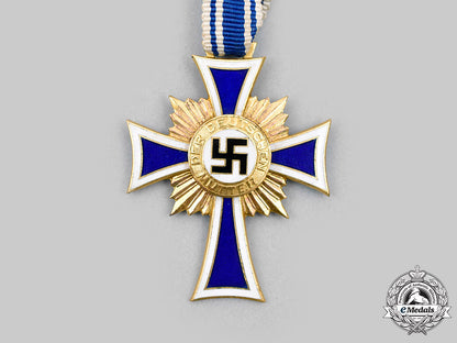germany,_third_reich._a_pair_of_merit_medals,_with_cases_c20146_mnc8199