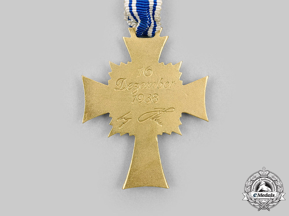 germany,_third_reich._a_pair_of_merit_medals,_with_cases_c20147_mnc8201