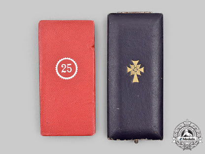 germany,_third_reich._a_pair_of_merit_medals,_with_cases_c20148_mnc8212