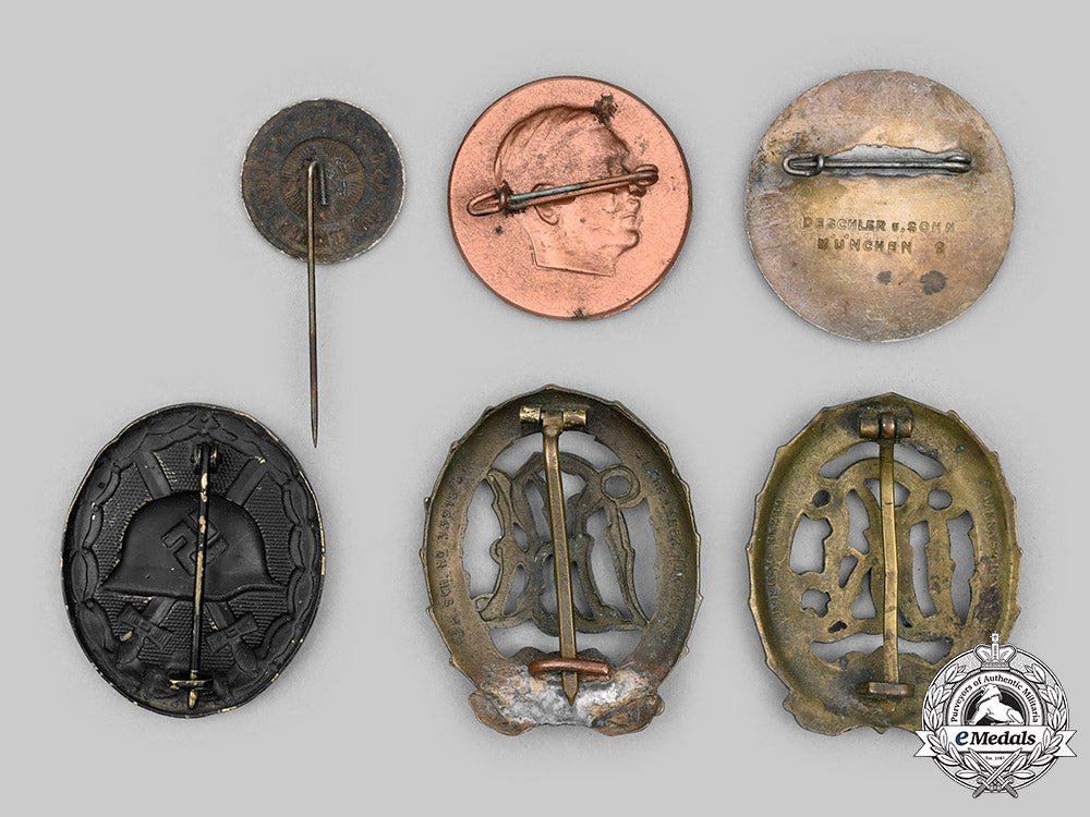 germany,_third_reich._a_lot_of_badges_and_pins_c20163_mnc8244_1