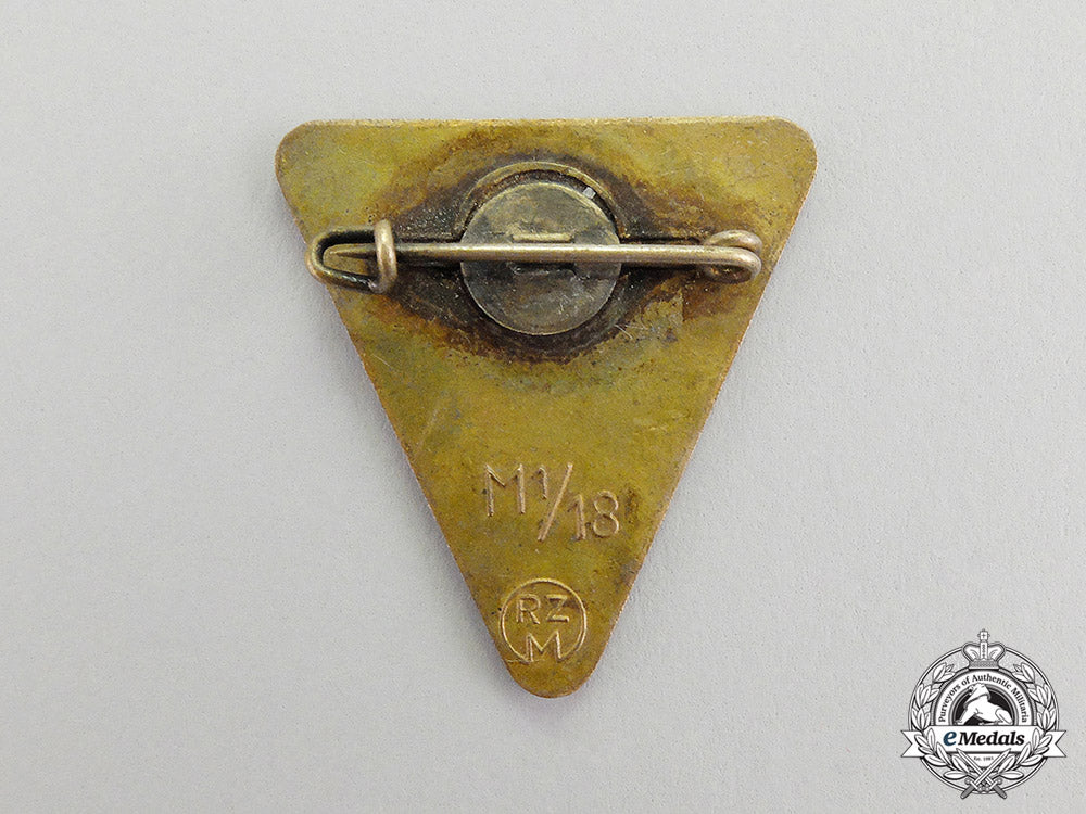 germany._a_daf(_german_labour_front)_women’s_staff_badge_c2017_000201