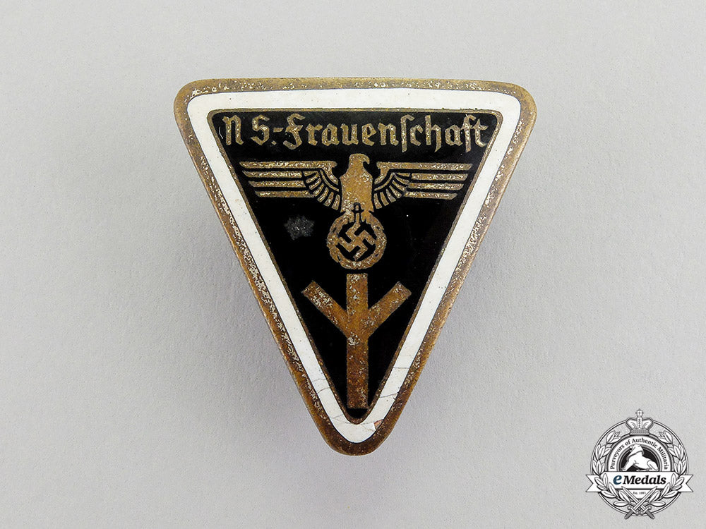 germany._a_kreis_level_national_socialist_women’s_league_membership_badge_c2017_000203