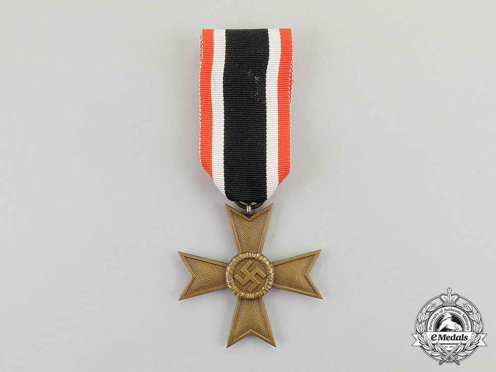 germany._an_unissued_third_reich_period_war_merit_cross_second_class_without_swords_by_deschler_c2017_000393