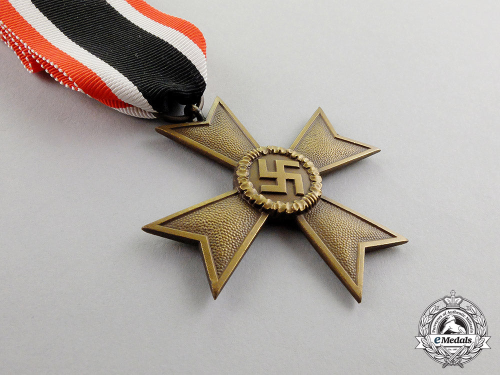 germany._an_unissued_third_reich_period_war_merit_cross_second_class_without_swords_by_deschler_c2017_000397