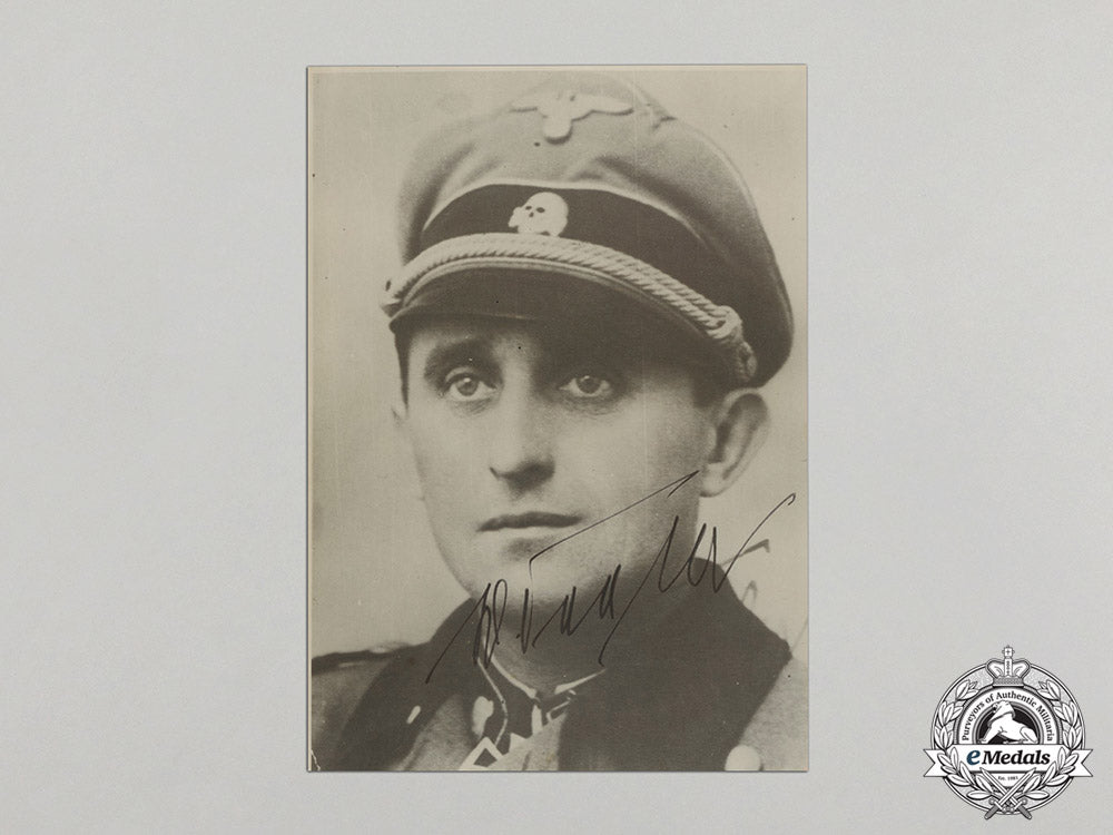 germany._a_post_war_signed_photo_of_ss-_obersturmbannführer_max_seela(_kc,_totenkopf_division)_c2017_000509