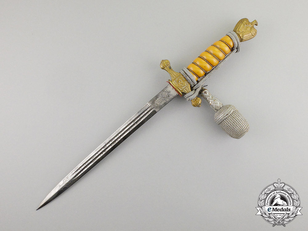 germany._a_kriegsmarine_officer’s_dagger_by_w._kirschbaum&_cie_ag_of_solingen_c2017_000860