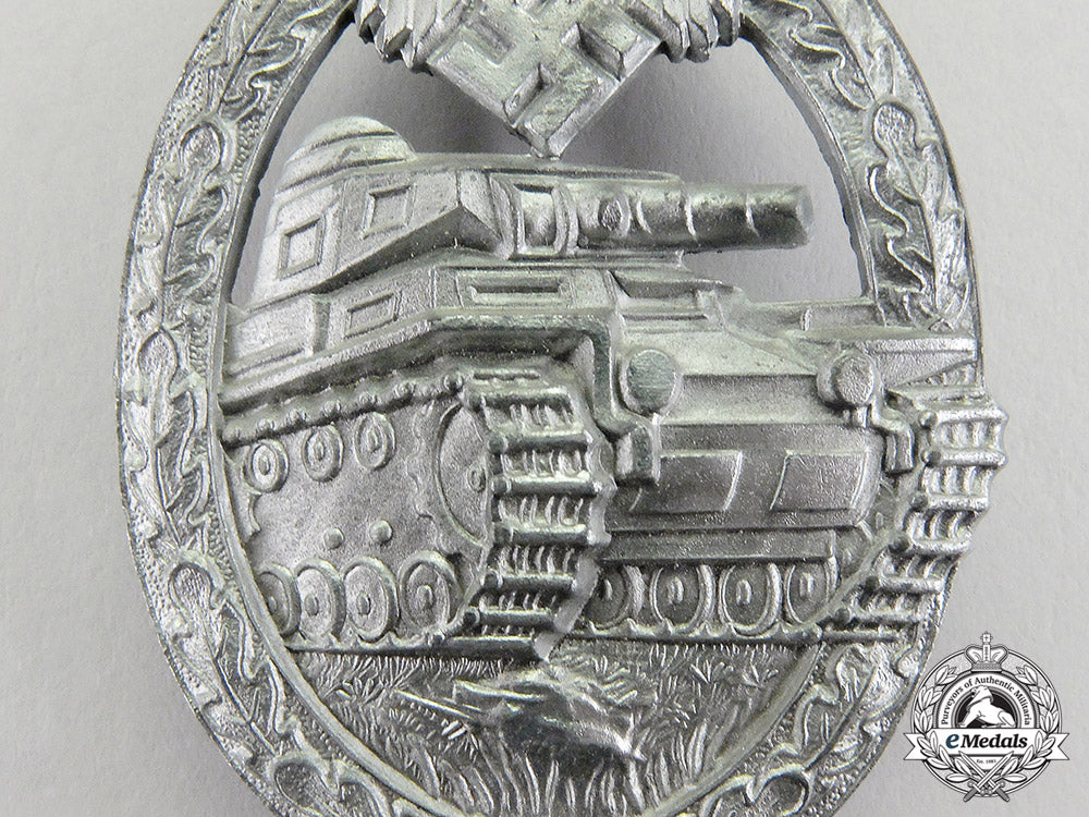 germany._a_mint_and_unissued_silver_grade_tank_badge_by_hermann_aurich_c2017_001188