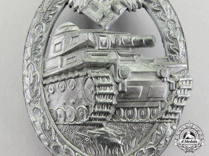 germany._a_mint_and_unissued_silver_grade_tank_badge_by_hermann_aurich_c2017_001188