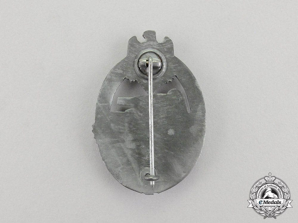 germany._a_mint_and_unissued_silver_grade_tank_badge_by_hermann_aurich_c2017_001189