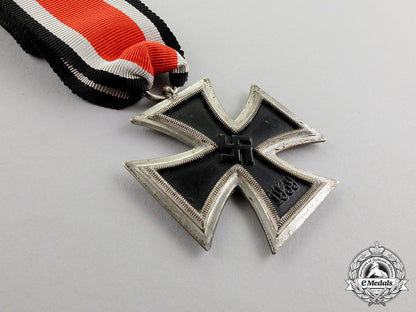 germany._an_iron_cross1939_second_class_with_boutonniere_by_julius_maurer_of_oberstein_c2017_001214-recovered