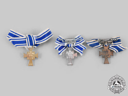 germany,_third_reich._a_lot_of_miniature_honour_crosses_of_the_german_mother,_all_grades_c20180_emd8179_1