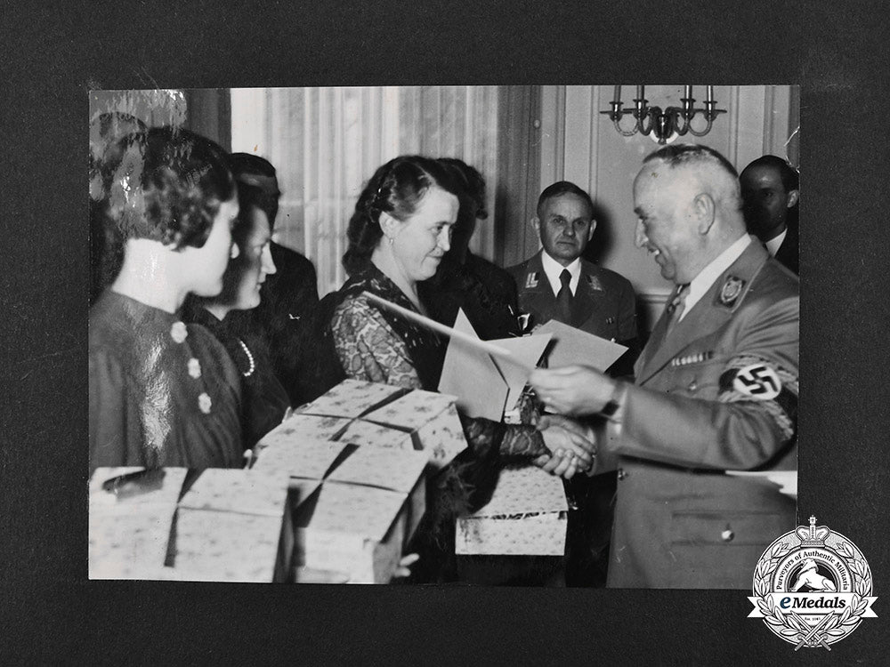 germany,_ss._a_wartime_ss_photo_album_c20187_mnc9493