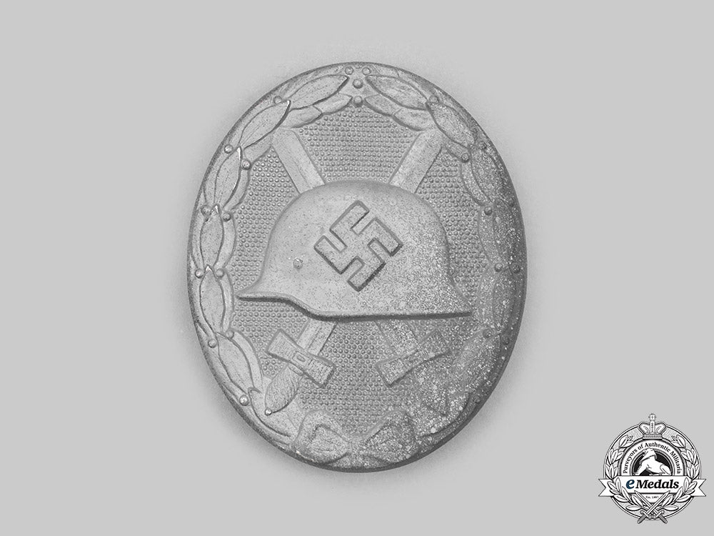 germany,_wehrmacht._a_silver_grade_wound_badge,_by_steinhauer&_lück_c2020_024_mnc0067