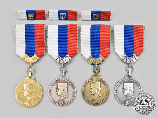 slovakia,_ii_republic._four_m.r.štefánik_commemorative_medals1914-1918/1939-1945_c2020_034_mnc1232