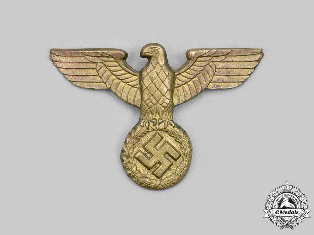 germany,_reichsbahn._an_official’s_visor_cap,_by_peter_küpper_c2020_035_mnc6125