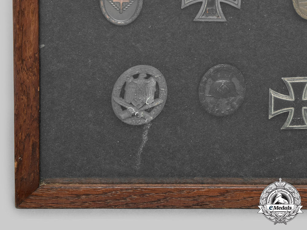 germany,_wehrmacht._a_lot_of_medals_and_badges,_veteran’s_assembly_c2020_044_mnc0724_1