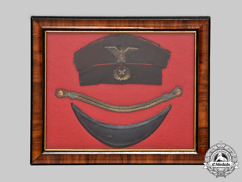 slovakia,_first_republic._a_slovak_army_general’s_visor_cap,_exhibition_example_c2020_046_mnc0706
