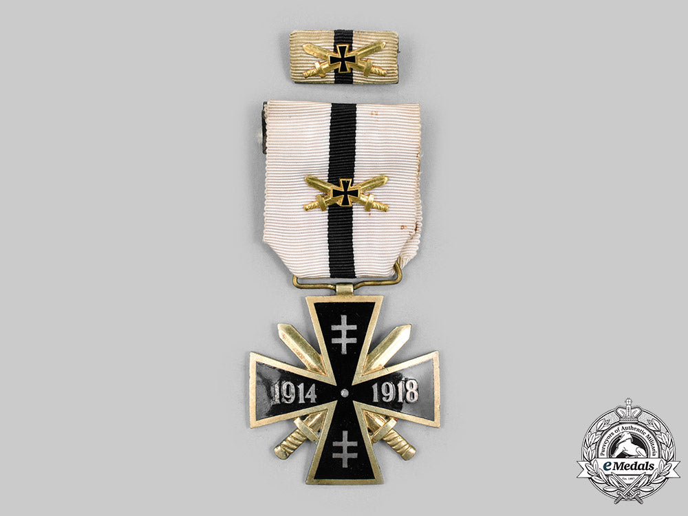 slovakia,_republic._a_first_war_cross1914-1918,_iii_class_with_case_c2020_048_mnc1277
