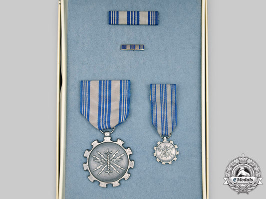 united_states._an_air_force_achievement_medal,_cased_c2020_076_mnc6496