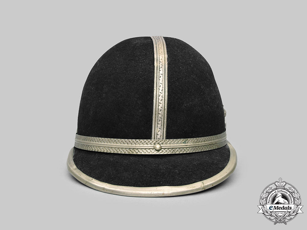 czechoslovakia,_i_republic._a_municipal_police_felt_helmet_c2020_077_mnc0888