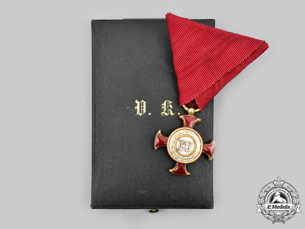 austria,_imperial._a_merit_cross_in_gold,_ii_class_with_case,_by_v._mayer’s_söhne_c2020_129_mnc4982