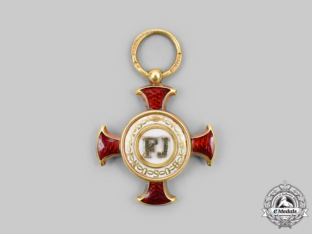 austria,_imperial._a_merit_cross_in_gold,_ii_class_with_case,_by_v._mayer’s_söhne_c2020_132_mnc4989